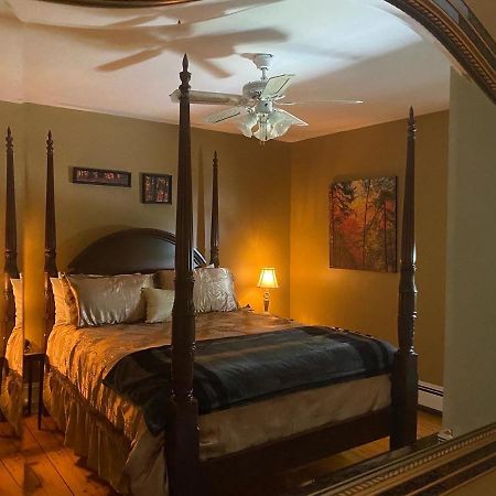 Toba'S Bed & Breakfast Lunenburg Εξωτερικό φωτογραφία