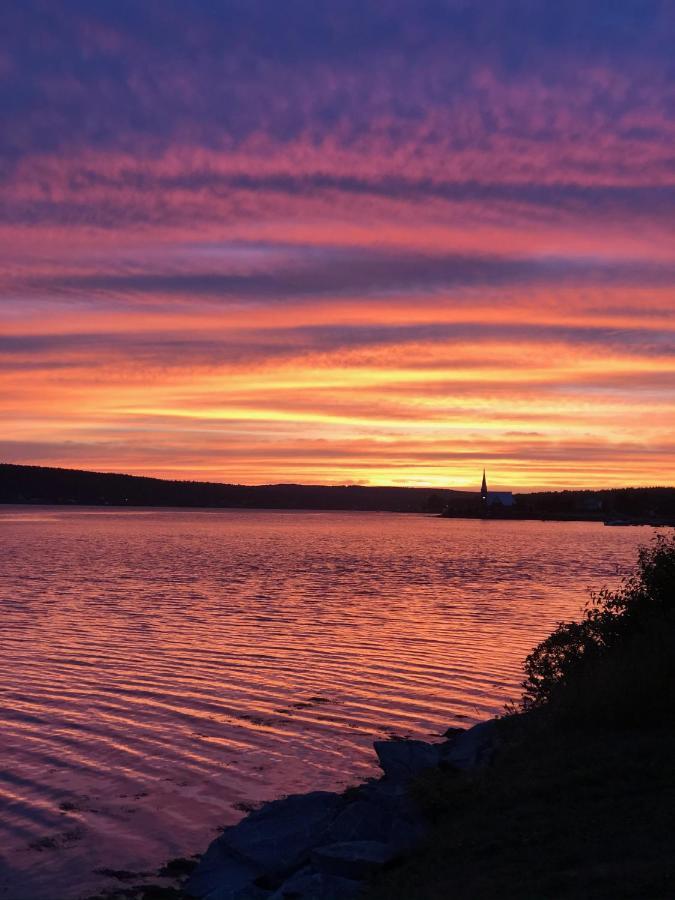 Toba'S Bed & Breakfast Lunenburg Εξωτερικό φωτογραφία