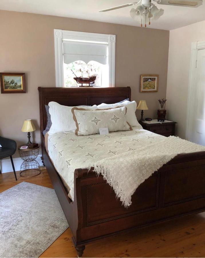 Toba'S Bed & Breakfast Lunenburg Εξωτερικό φωτογραφία