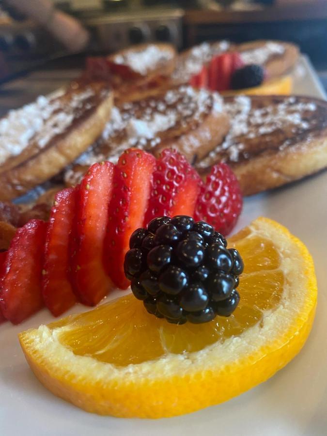 Toba'S Bed & Breakfast Lunenburg Εξωτερικό φωτογραφία