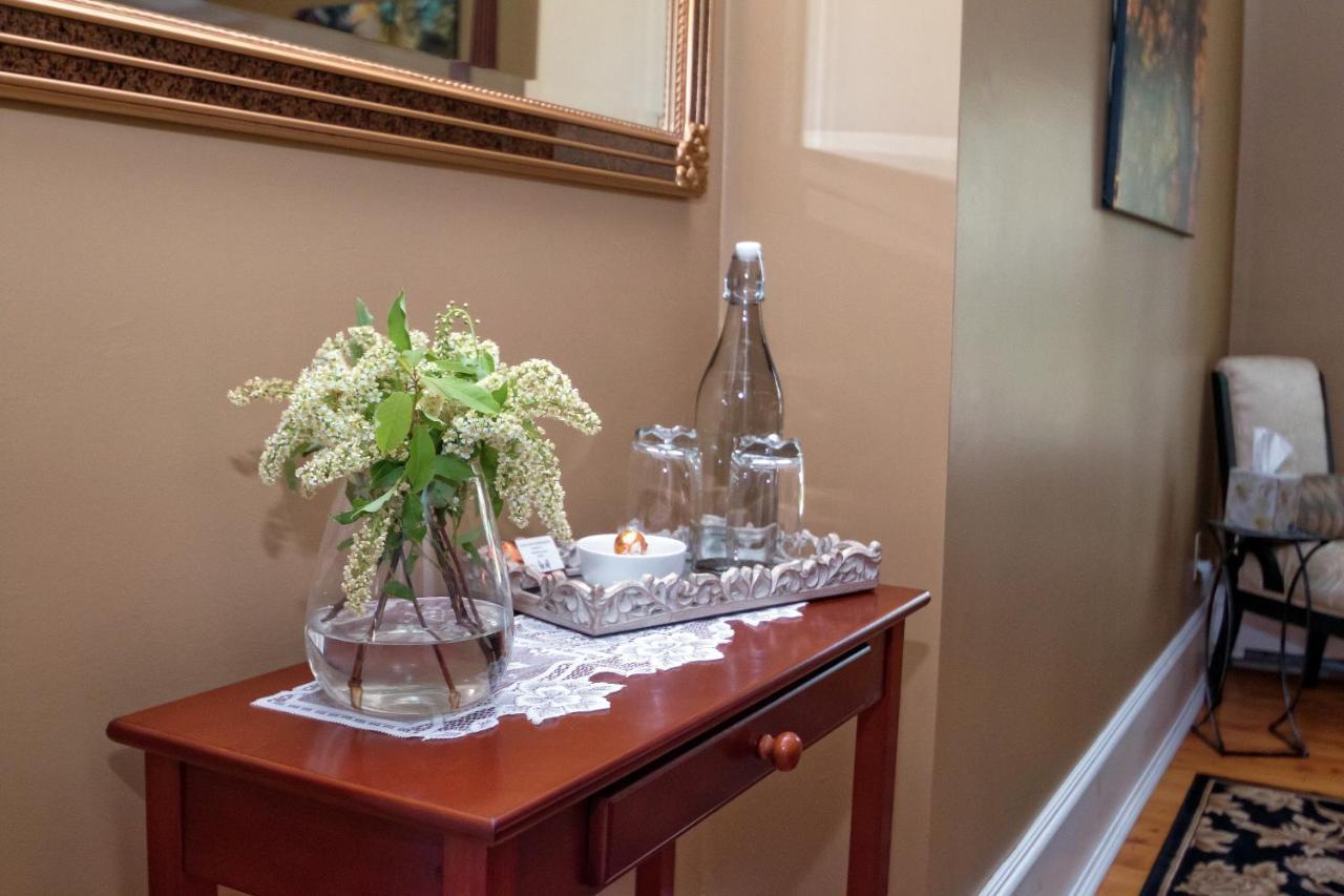 Toba'S Bed & Breakfast Lunenburg Εξωτερικό φωτογραφία