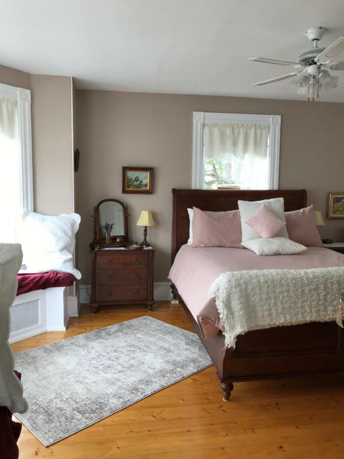 Toba'S Bed & Breakfast Lunenburg Εξωτερικό φωτογραφία